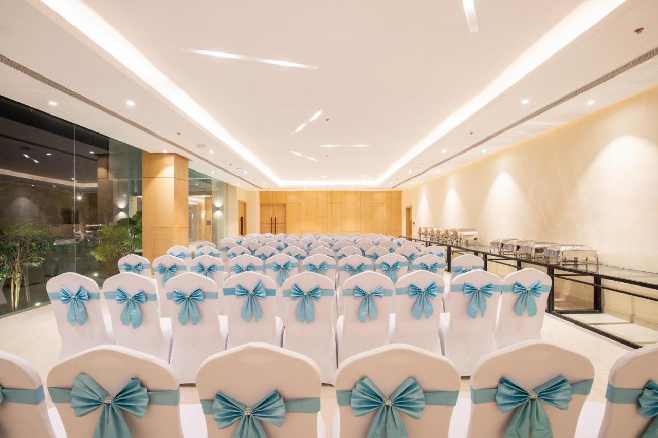 Hotel Siraichuli Chitwan Bagian luar foto