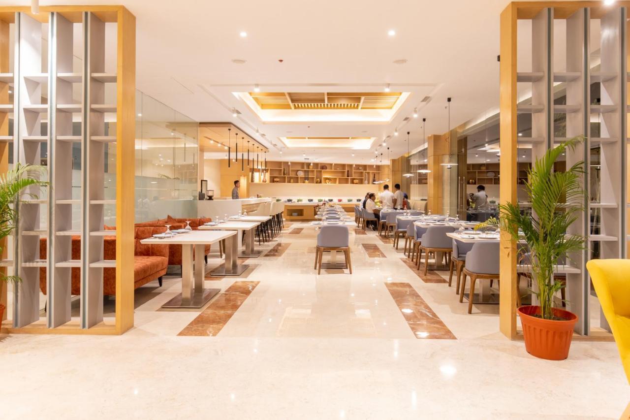 Hotel Siraichuli Chitwan Bagian luar foto