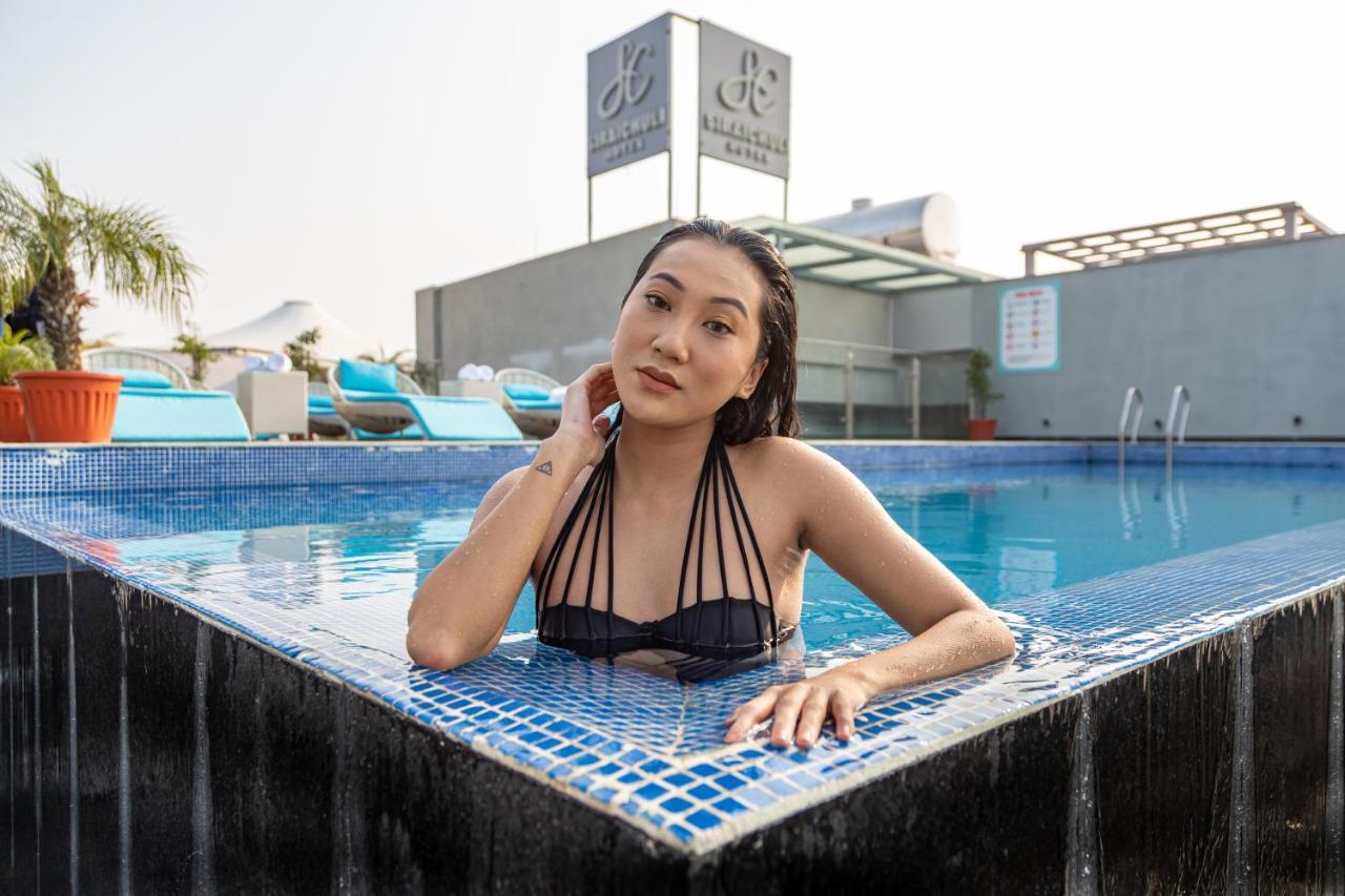 Hotel Siraichuli Chitwan Bagian luar foto