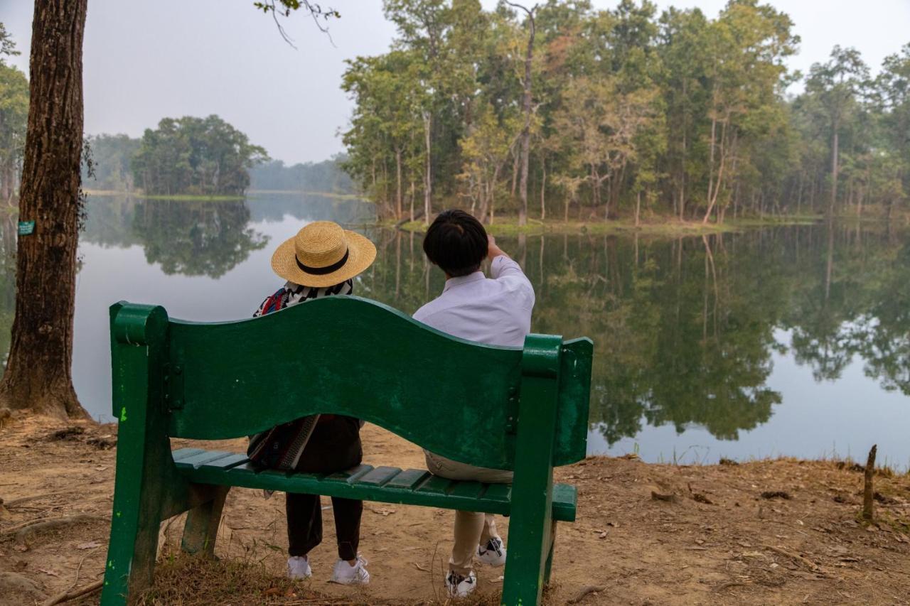 Hotel Siraichuli Chitwan Bagian luar foto