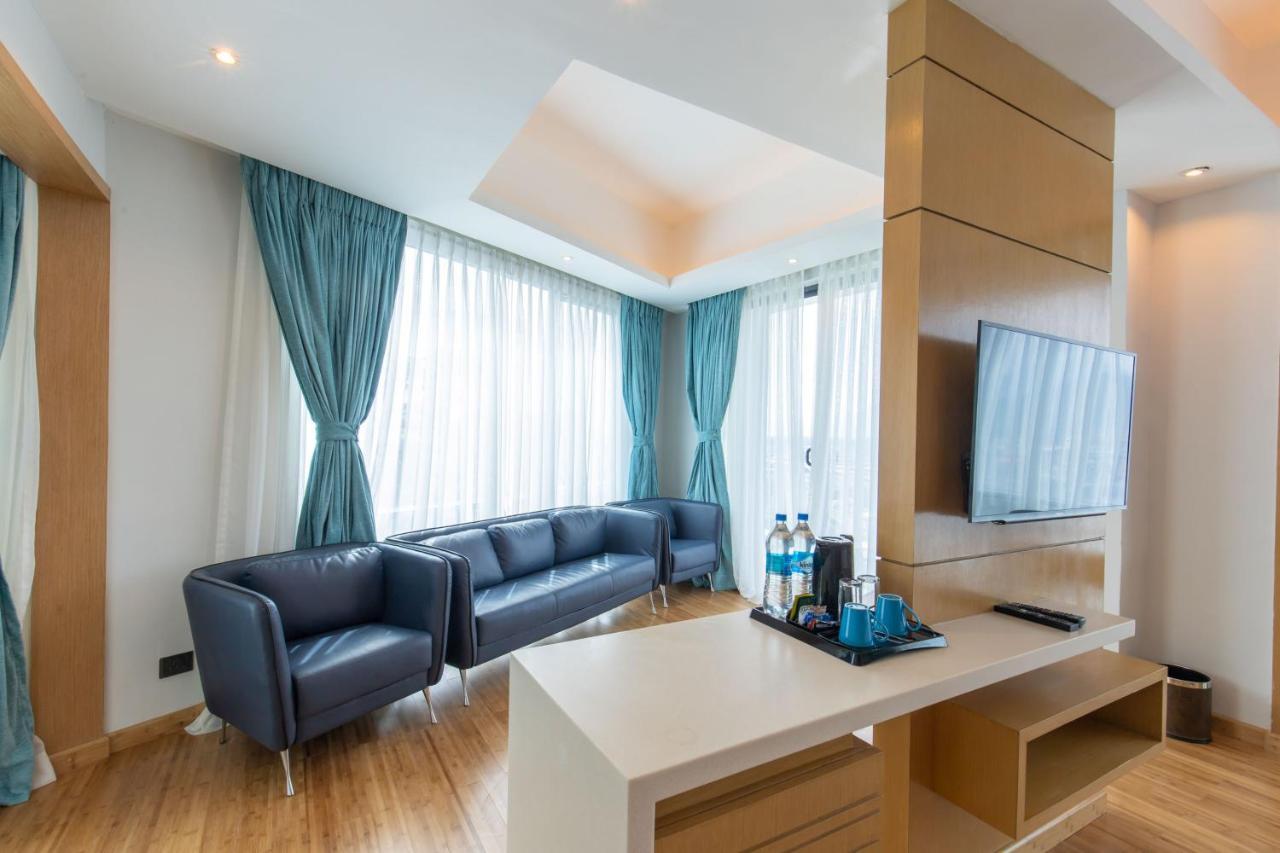Hotel Siraichuli Chitwan Bagian luar foto