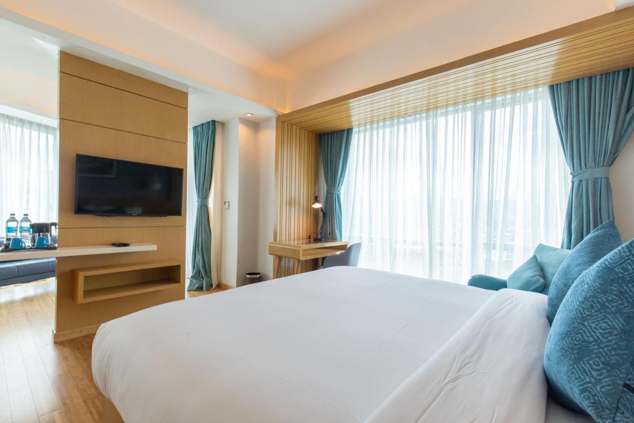Hotel Siraichuli Chitwan Bagian luar foto