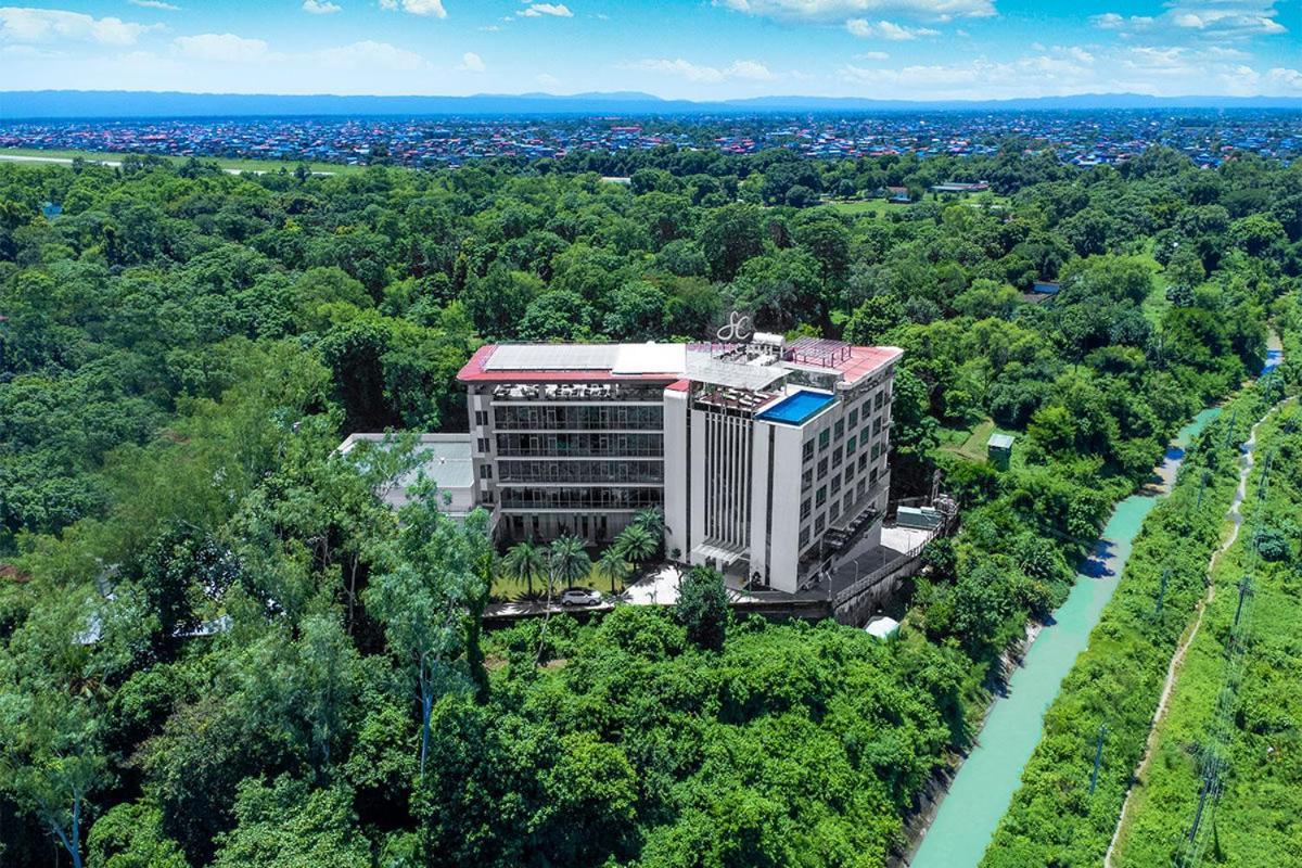 Hotel Siraichuli Chitwan Bagian luar foto