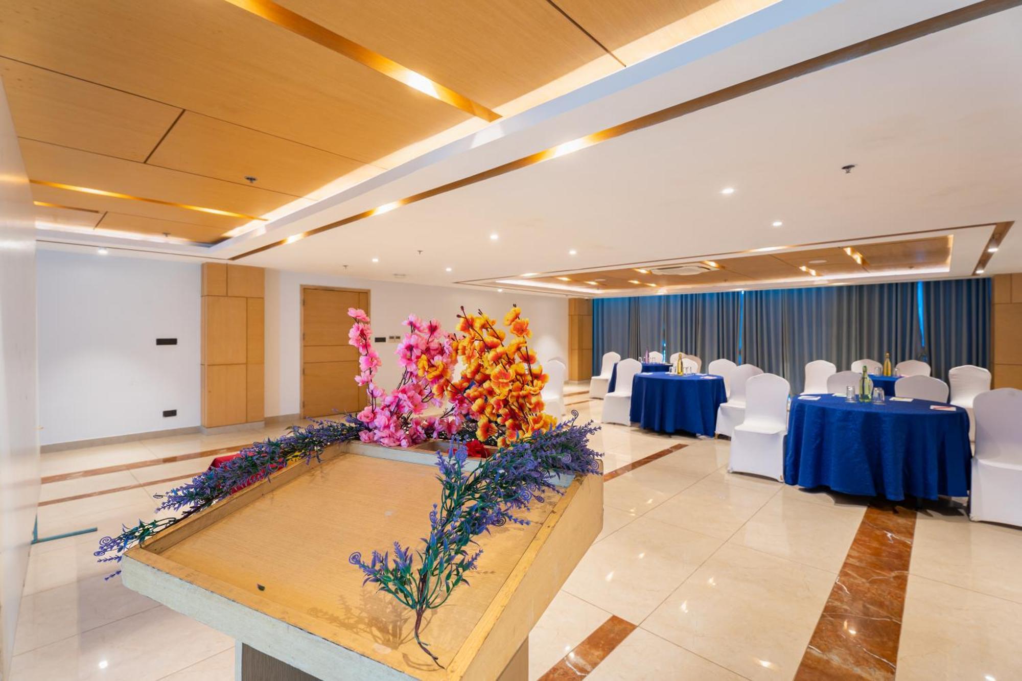 Hotel Siraichuli Chitwan Bagian luar foto